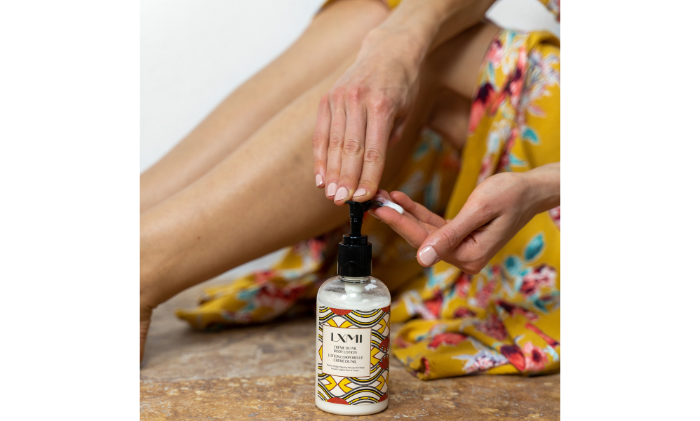 LXMI Crème du Nil Body lotion for petal soft skin